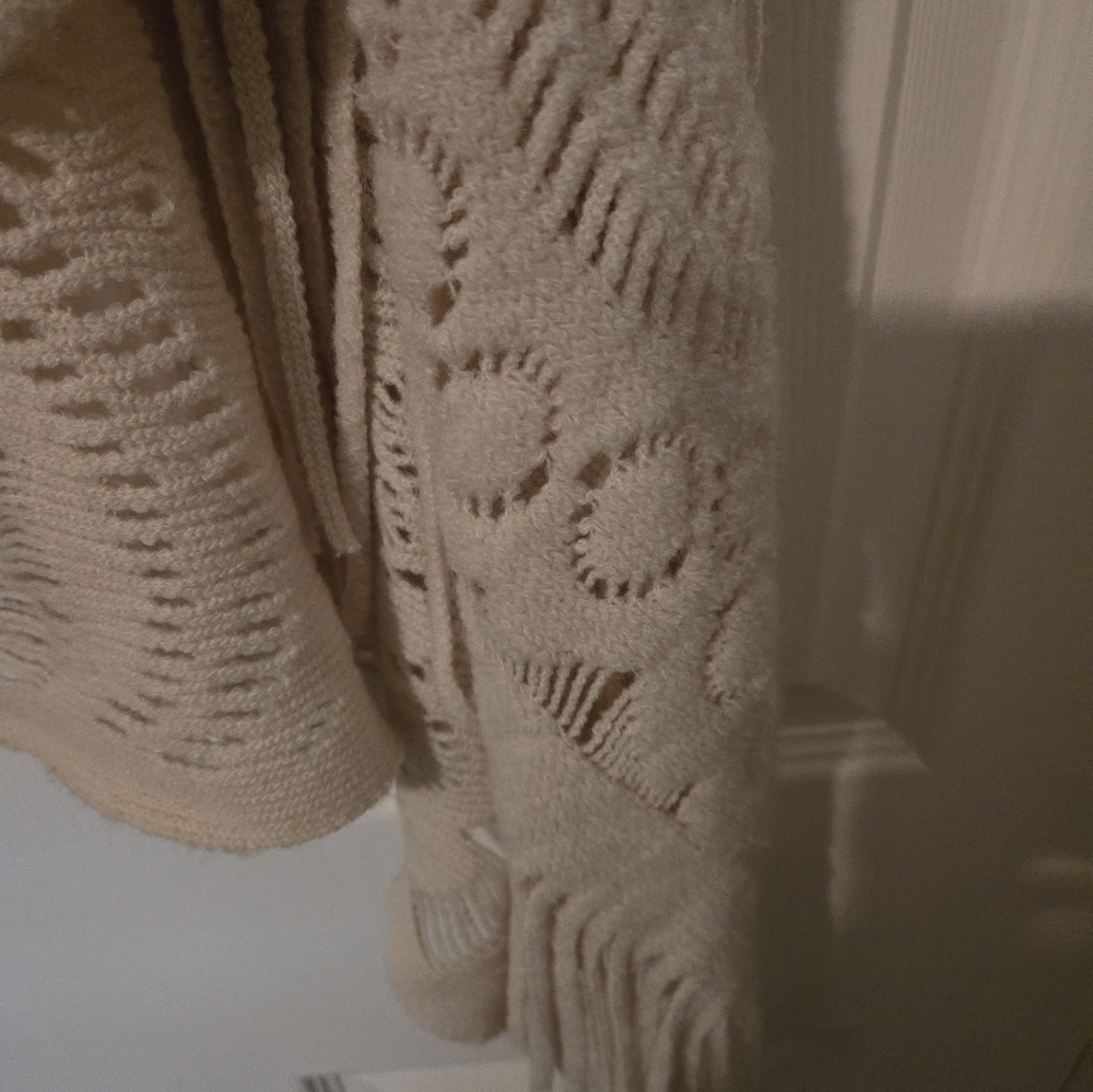 Shawl - Picture 4 of 4